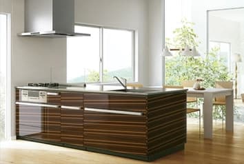 斜めにスピンラインを行うことで、繋ぎ部分が気にならないように。大きめのスピンラインで動きが大きくなります。